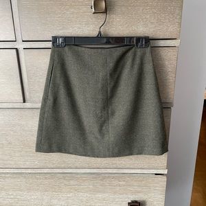 *SOLD* Aritzia Wilfred skirt like new